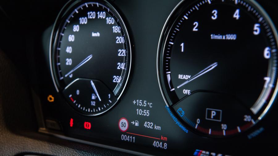 Панель приборов BMW M140i 5-Door (F20) 2017 года  (AU) (фото 13 из 14)